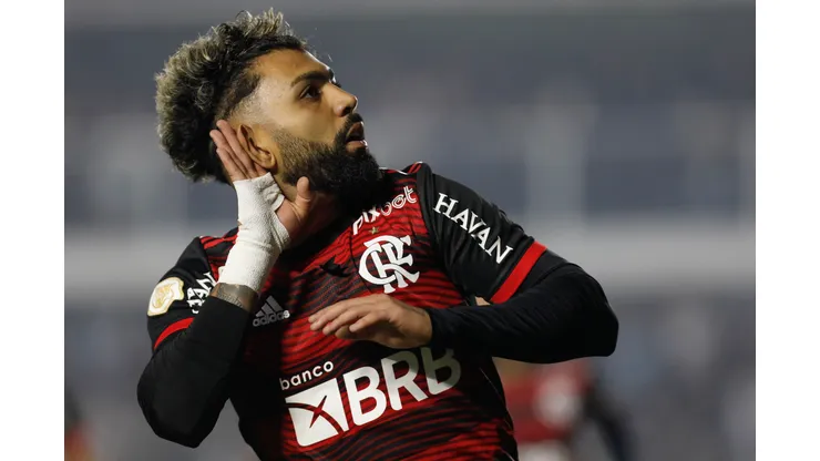 (Photo by Ricardo Moreira/Getty Images)- Nosso craque provocou o rival desta tarde