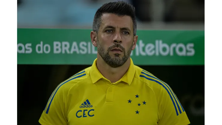 Foto: (Thiago Ribeiro/AGIF) - Paulo Pezzolano recebeu um 'conselho' dos torcedores celestes após um jornalista gaúcho criticar o Cruzeiro
