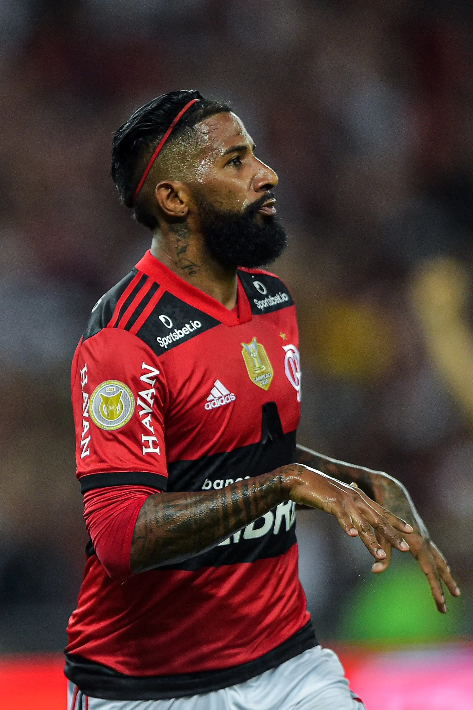 Foto: Thiago Ribeiro/AGIF | Renovação de Rodinei no Flamengo ainda está em aberto