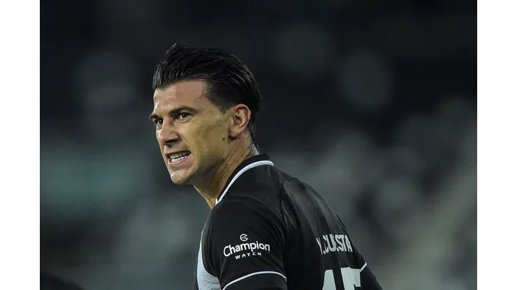 Foto: Thiago Ribeiro/AGIF - Cuesta renova por mais um ano no Botafogo