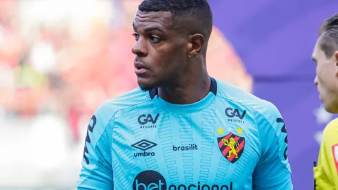 Foto: Rafael Vieira/AGIF – Claudinei sai em defesa de Saulo no Sport