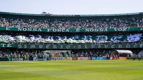 Foto: (Robson Mafra/AGIF) – A Império Alviverde inaugurou uma plataforma para receber relatos sobre jogadores do Coritiba curtindo a vida noturna