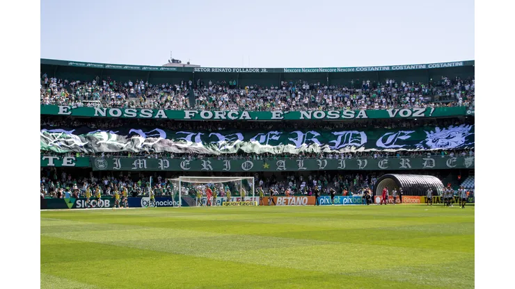 Foto: (Robson Mafra/AGIF) - A Império Alviverde inaugurou uma plataforma para receber relatos sobre jogadores do Coritiba curtindo a vida noturna