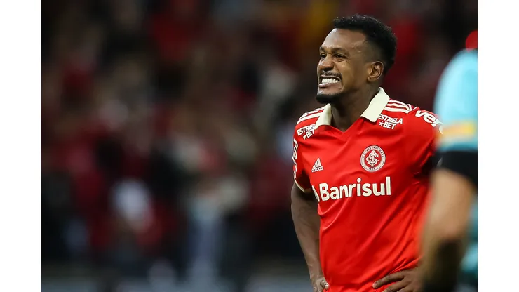 Foto: Pedro H. Tesch/AGIF | Roger responde sobre Edenílson no Grêmio