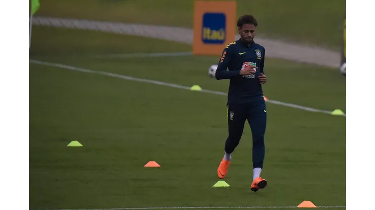 Foto: Thiago Ribeiro/AGIF - Brasil não irá se preparar na Granja Comary para Copa