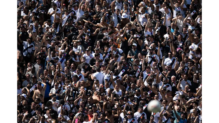 Foto: (Jorge Rodrigues/AGIF) - O Vasco foi à CBF para exigir um preço mais justo para sua torcida assistir ao jogo contra o CSA dentro do estádio