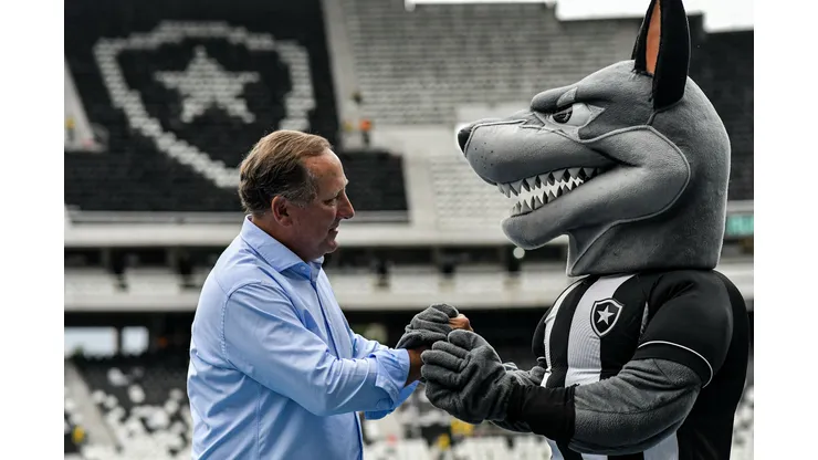 Foto: (Thiago Ribeiro/AGIF) - John Textor deve ter um papel fundamental na escolha pela nova fornecedora esportiva do Botafogo