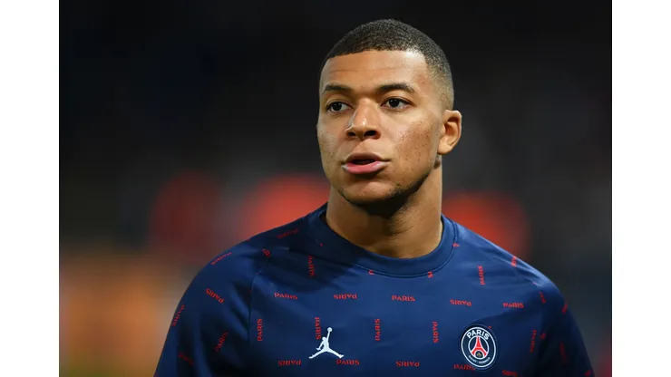 (Photo by Matthias Hangst/Getty Images)- Jogador está visívelmente incomodado