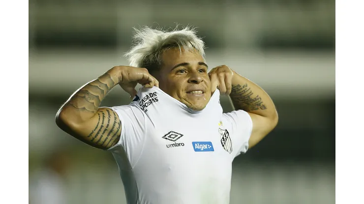 (Photo by Wagner Meier/Getty Images) - Venezuelano já tem data para voltar a atuar com a camisa do Peixe