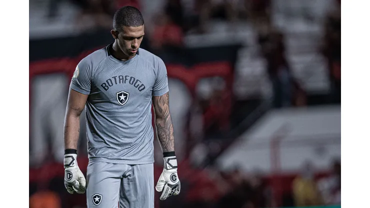 Foto: (Heber Gomes/AGIF) - Diego Loureiro está prestes a ser emprestado pelo Botafogo a um rival na Série A
