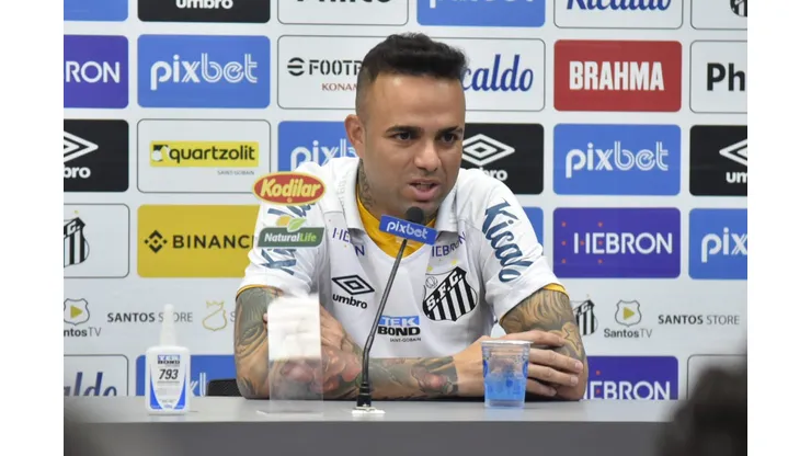 Foto: (Twitter Oficial Santos/Divulgação) - Emprestado ao Santos, Luan relembrou sua passagem polêmica pelo Corinthians