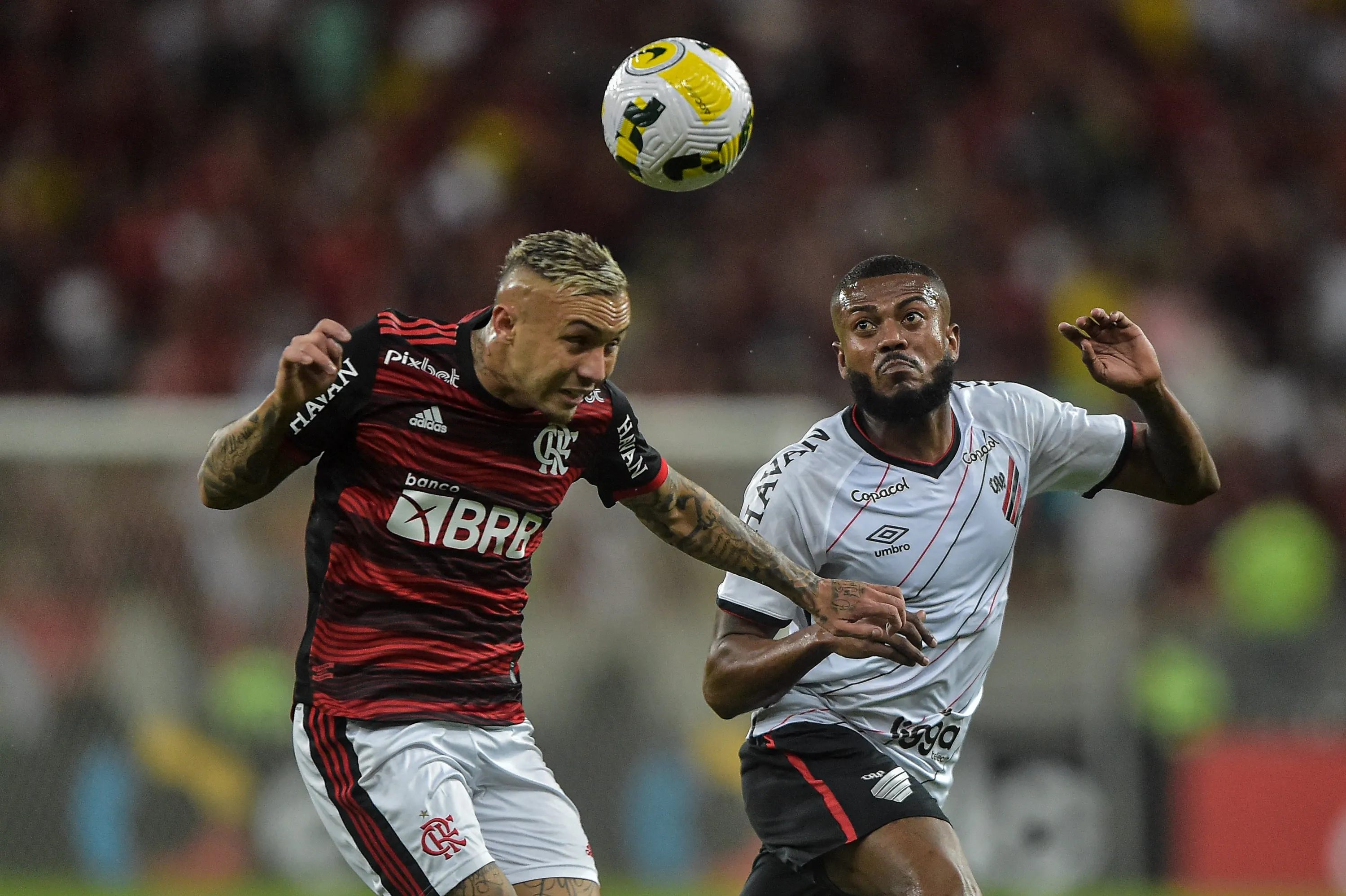 Foto: Thiago Ribeiro/AGIF | Athletico x Flamengo acontece no dia 17 (quarta que vem)