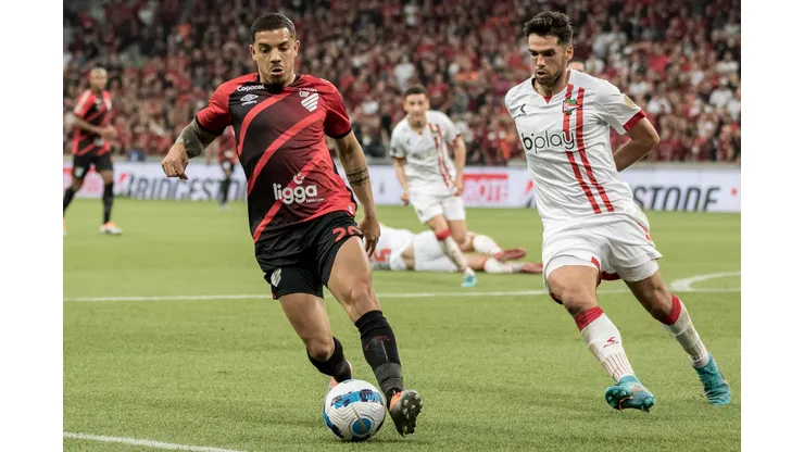 Foto: Robson Mafra/AGIF - Athletico precisa superar marca do Estudiantes para avançar na Libertadores