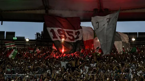 Foto: (Thiago Ribeiro/AGIF) – Torcida do Fluminense durante partida contra o Cuiabá, pelo Brasileirão, no último domingo (7)