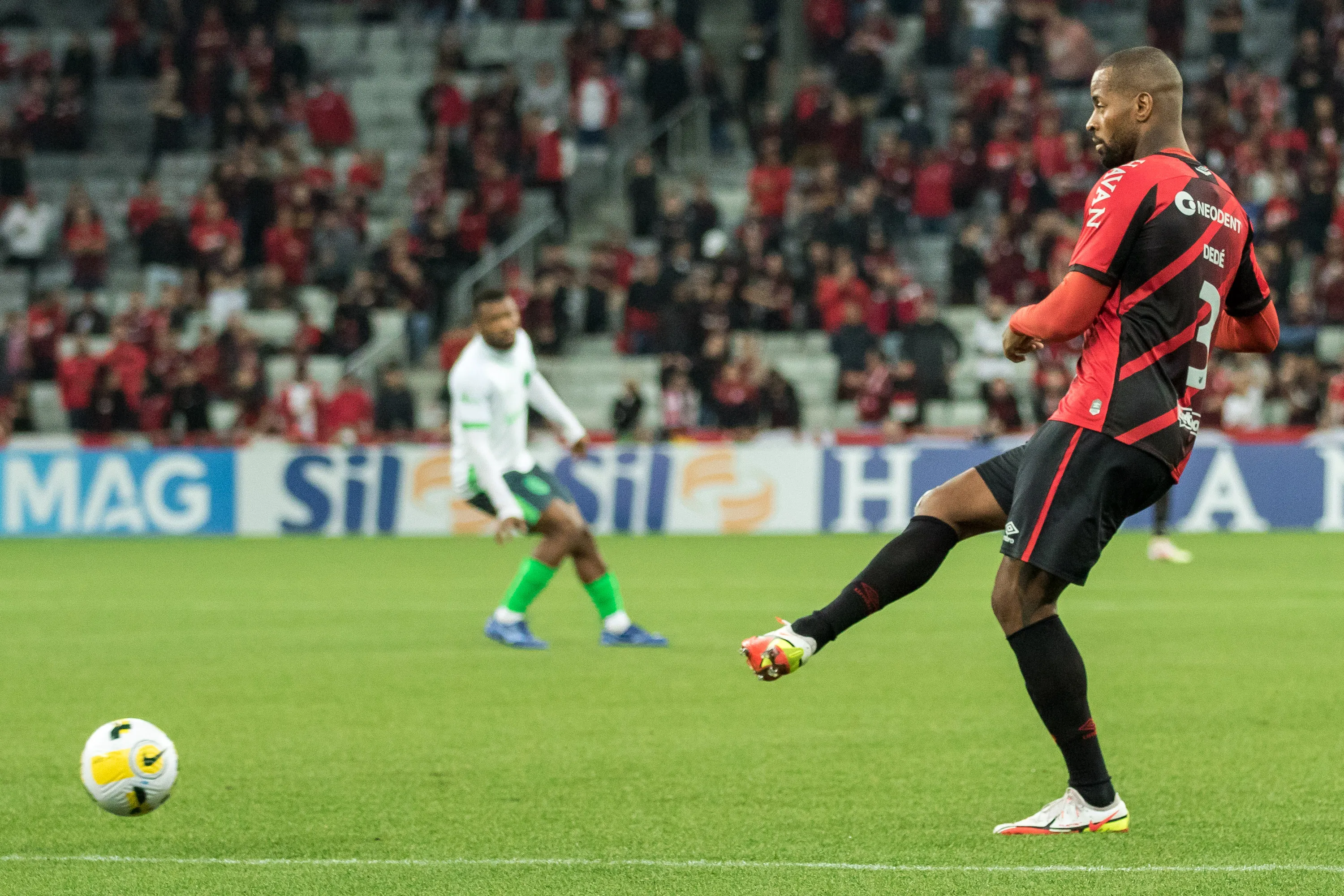 Foto: Robson Mafra/AGIF | Dedé só atuou em um jogo pelo CAP