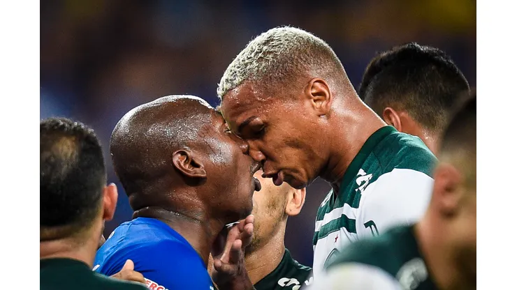 Foto: (Pedro Vilela/Getty Images) - Sassá, ex-Cruzeiro, fez parte da confusão generalizada da semifinal da Copa do Brasil 2018, contra o Palmeiras