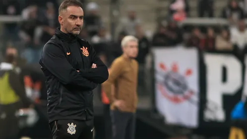 Foto: (Marcello Zambrana/AGIF) – De olho na Libertadores, Vítor Pereira deve optar por uma formação alternativa no Corinthians para enfrentar o Avaí