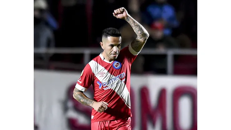 Photo by Marcelo Endelli/Getty Images - Carabajal interessa ao Santos