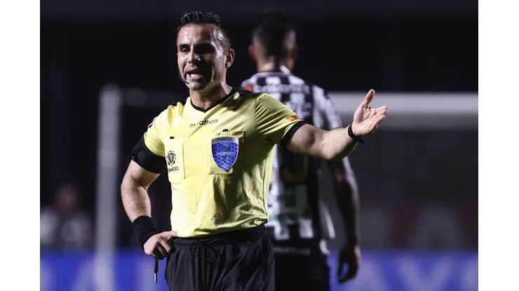 Foto: Ettore Chiereguini/AGIF - Conmebol divulga áudio do VAR de São Paulo x Ceará