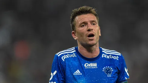 Foto: (Thiago Ribeiro/AGIF) – Eduardo Brock concedeu entrevista coletiva no Cruzeiro nesta quarta (3)