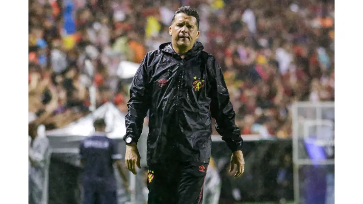 Foto: (Rafael Vieira/AGIF) - Claudinei Oliveira saiu em defesa de seus jogadores e mandou um recado aos torcedores do Sport