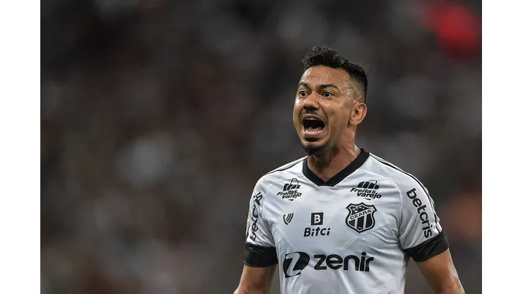 Foto: (Thiago Ribeiro/AGIF) - Rodrigo Lindoso é uma das baixas do Ceará para o jogo de ida das quartas de final da Copa Sul-Americana