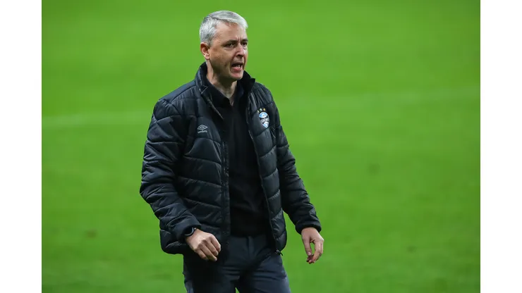 Foto: (Pedro H. Tesch/AGIF) - Tiago Nunes, ex-técnico do Grêmio, revelou que tentou trazer Marcelo Grohe de volta, mas o negócio não foi concretizado por decisão da diretoria