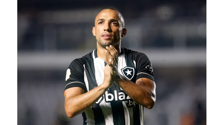 Foto: Vitor Silva/Botafogo - Marçal também estava jogando na Europa.