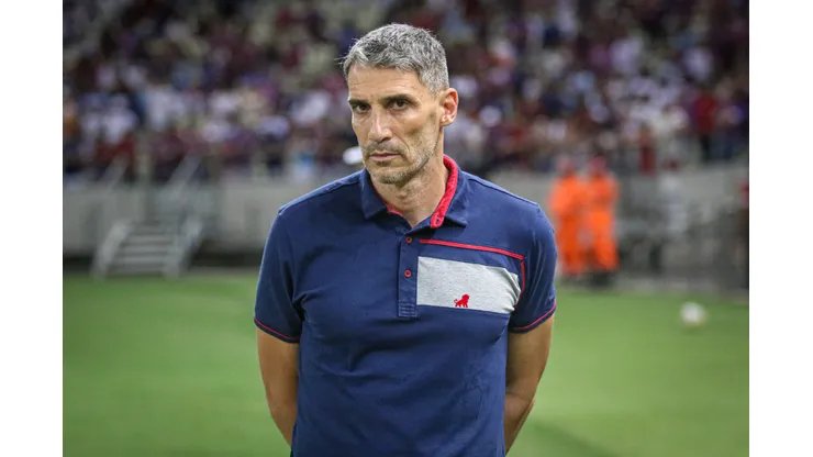 Foto: (Lucas Emanuel/AGIF) - Vojvoda tem como objetivo garantir a permanência do Fortaleza na Série A do Brasileiro