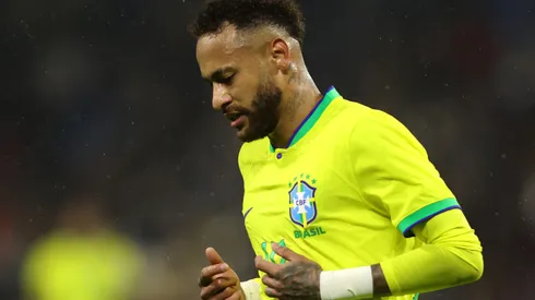 Foto: (Dean Mouhtaropoulos/Getty Images) – Neymar se sente perseguido pelos árbitros antes da Copa do Mundo no Catar