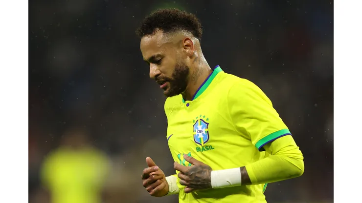Foto: (Dean Mouhtaropoulos/Getty Images) - Neymar se sente perseguido pelos árbitros antes da Copa do Mundo no Catar