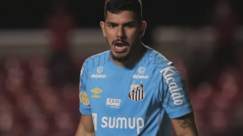 Foto: Ettore Chiereguini/AGIF – João Paulo é uma das opções do Colorado.