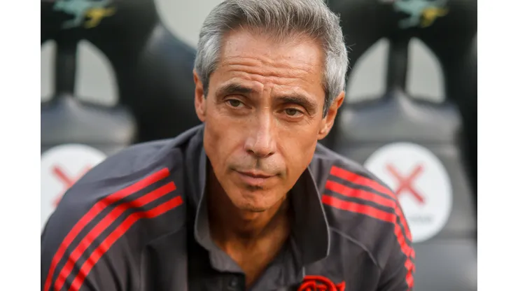 Foto: (Gabriel Machado/AGIF) - Paulo Sousa não deixou saudade em boa parte da torcida do Flamengo