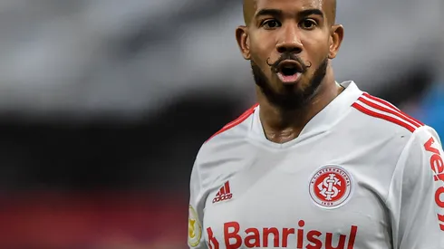 Foto: (Thiago Ribeiro/AGIF) – Patrick, ex-Internacional, tem feito sucesso no São Paulo nesta temporada