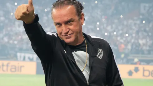 Foto: (Fernando Moreno/AGIF) – Cuca, do Atlético-MG, abriu caminho para o Athletico na disputa pela revelação da Ponte Preta na Série B
