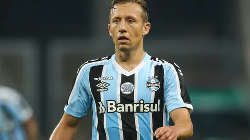 Foto: (Pedro H. Tesch/AGIF) – Lucas Leiva, do Grêmio, rasgou elogios ao Cruzeiro de Pezzolano