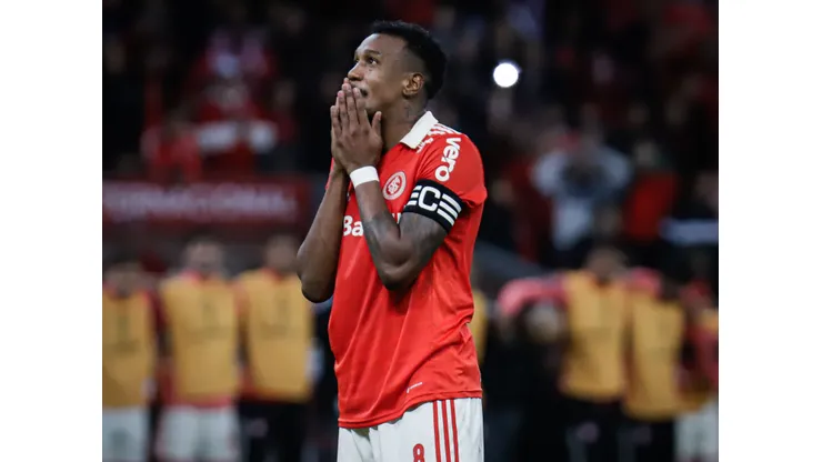 Maxi Franzoi/AGIF- Edenilson, meio-campista do Inter