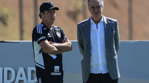 Foto: (Pedro Souza/Atlético) – Cuca e Sérgio Coelho, presidente do Atlético, participaram de uma reunião nesta quarta (21)