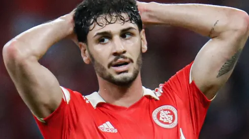 Foto: Maxi Franzoi/AGIF – Johnny pode deixar o Internacional em 2023