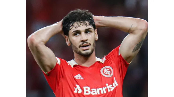 Foto: Maxi Franzoi/AGIF - Johnny pode deixar o Internacional em 2023