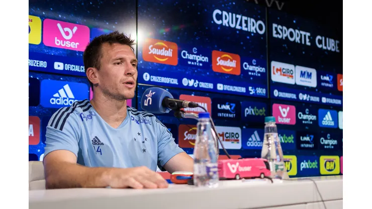 Foto: (Gustavo Aleixo/Cruzeiro) - Eduardo Brock concedeu entrevista coletiva no Cruzeiro nesta terça (20)