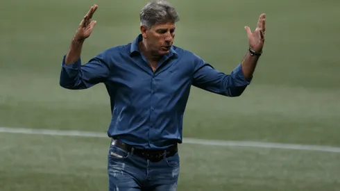 Foto: Ettore Chiereguini/AGIF – Renato recebe notícia inesperada do DM do Grêmio