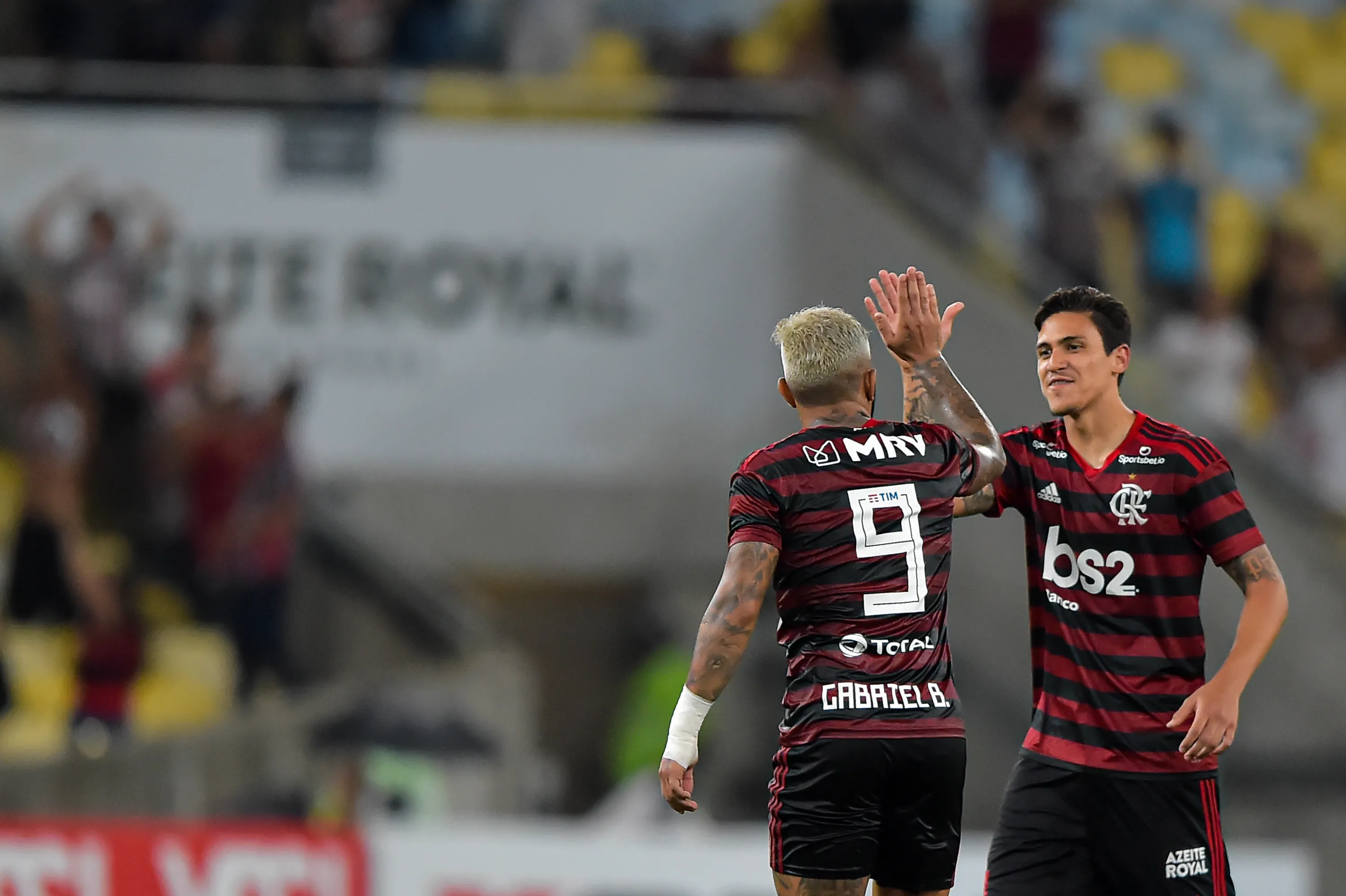 RJ – Rio de Janeiro – 12/02/2020 – carioca 2020, Fluminense x Flamengo – Pedro e Gabigol jogadores do Flamengo comemoram vitoria ao final da partida contra o Fluminense no estadio Maracana pelo campeonato Carioca 2020. Foto: Thiago Ribeiro/AGIF