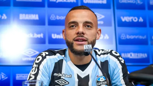 FOTO: LUCAS UEBEL/GREMIO FBPA – Companheiro do atleta permanece no Imortal