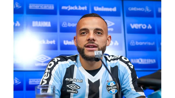 FOTO: LUCAS UEBEL/GREMIO FBPA - Companheiro do atleta permanece no Imortal