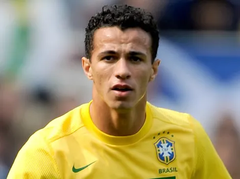 Damião 'rouba os holofotes' e manda papo reto para xodó de Mano no Internacional