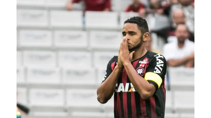 Foto: (Cleber Yamaguchi/AGIF) - Deivid, que marcou época no Athletico, se aposentou do futebol nesta segunda (19)