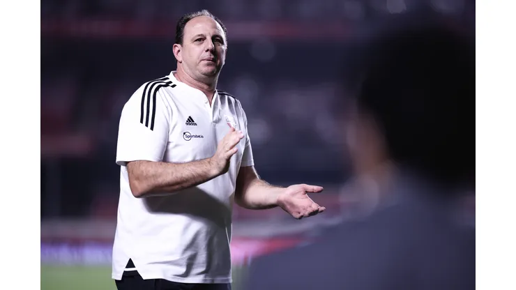 SP - Sao Paulo - 03/08/2022 - COPA SUL-AMERICANA 2022, SAO PAULO X CEARA - Rogerio Ceni tecnico do Sao Paulo durante partida contra o Ceara no estadio Morumbi pelo campeonato Copa Sul-Americana 2022. Foto: Ettore Chiereguini/AGIF