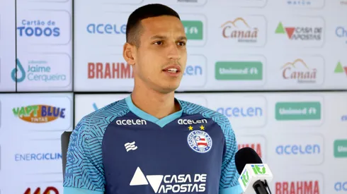 Foto: (Felipe Oliveira / EC Bahia) – Gabriel Xavier concedeu entrevista coletiva no Bahia nesta sexta (16)