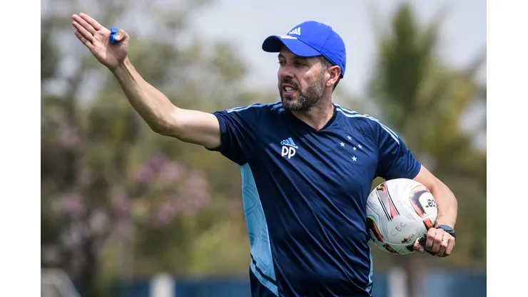 Foto: (Gustavo Aleixo/Cruzeiro) - Paulo Pezzolano quer que o Cruzeiro continue evoluindo sob seu comando